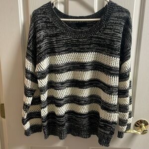 Black/white sweater